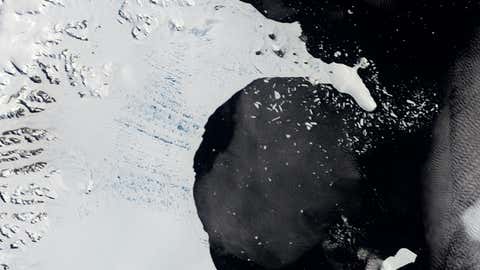 Warmer Summers Reportedly Caused Antarctica Ice Shelf to Splinter, Collapse 